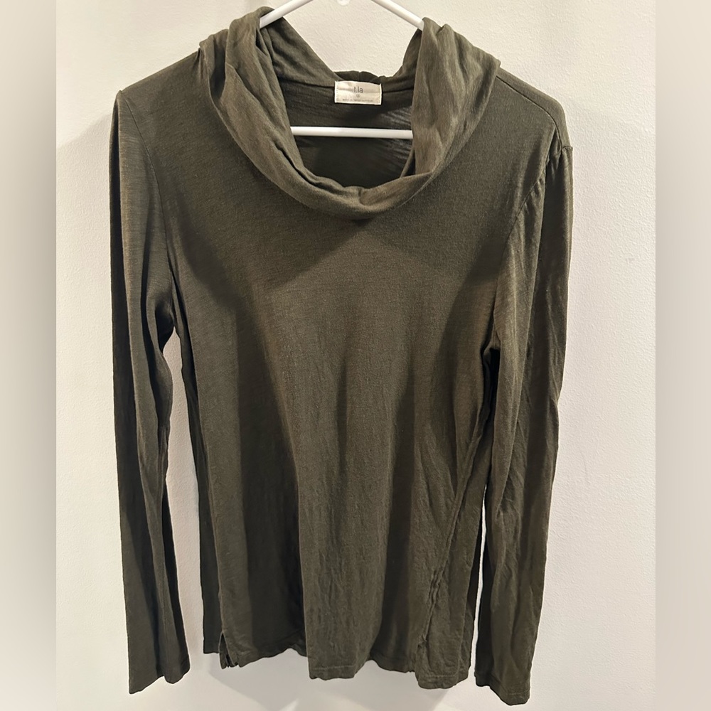 Anthropologie t. la hunter green cowl neck long sleeve top